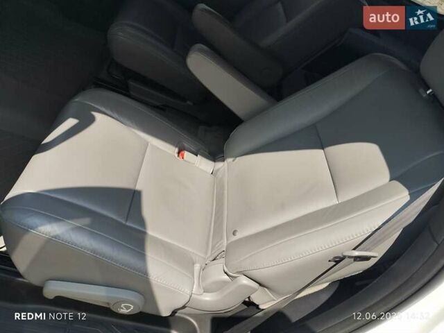 Білий Тойота Секвойя, об'ємом двигуна 5.7 л та пробігом 250 тис. км за 22500 $, фото 22 на Automoto.ua