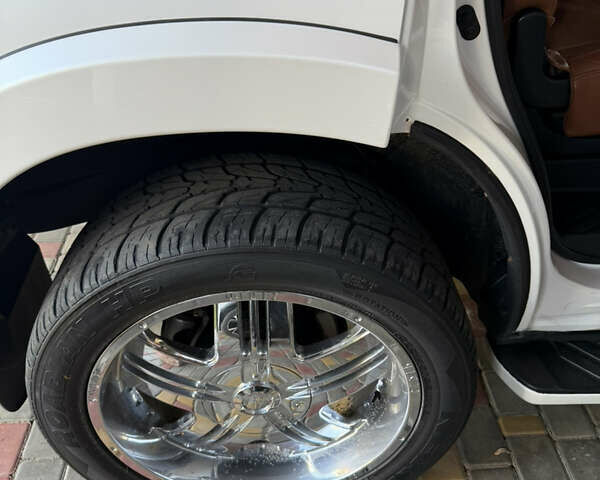 Білий Тойота Секвойя, об'ємом двигуна 5.7 л та пробігом 257 тис. км за 21999 $, фото 34 на Automoto.ua