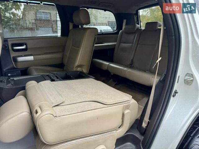 Тойота Секвойя 2008 в Киеве на Automoto.ua Белый Тойота Секвойя, объемом двигателя 5.7 л и пробегом 195 тыс. км за 19990 $, фото 21 на Automoto.ua