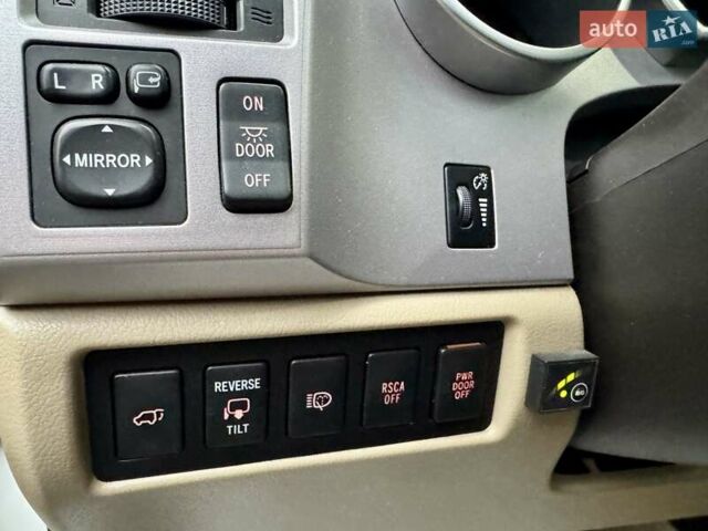 Тойота Секвойя 2008 в Киеве на Automoto.ua Белый Тойота Секвойя, объемом двигателя 5.7 л и пробегом 195 тыс. км за 19990 $, фото 34 на Automoto.ua