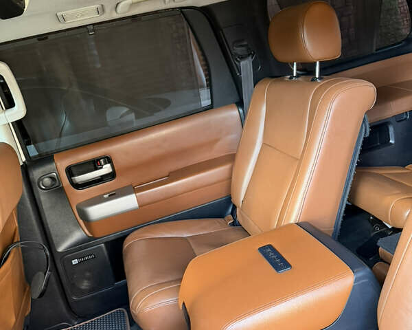 Білий Тойота Секвойя, об'ємом двигуна 5.7 л та пробігом 257 тис. км за 21999 $, фото 20 на Automoto.ua