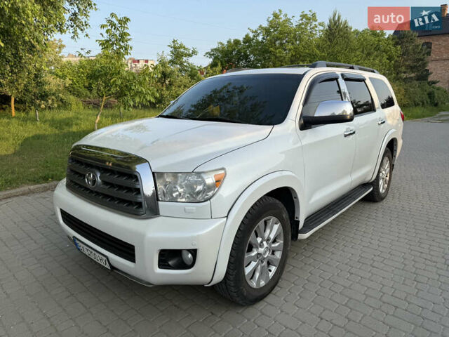 Белый Тойота Секвойя, объемом двигателя 5.7 л и пробегом 313 тыс. км за 17500 $, фото 2 на Automoto.ua