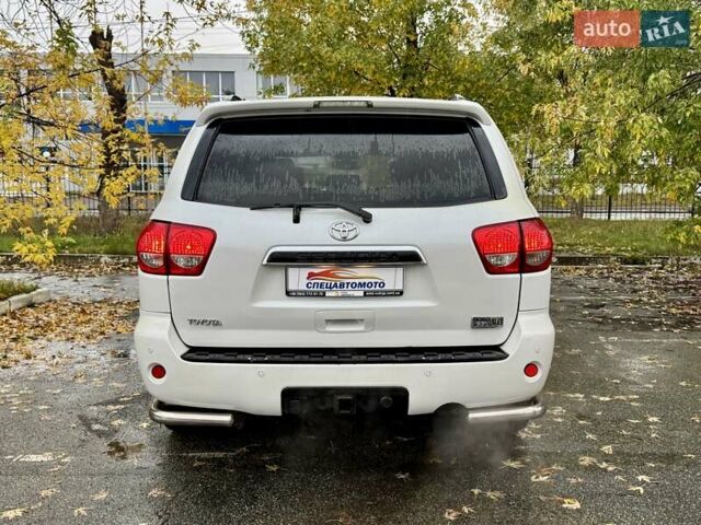 Тойота Секвойя 2008 в Киеве на Automoto.ua Белый Тойота Секвойя, объемом двигателя 5.7 л и пробегом 195 тыс. км за 19990 $, фото 14 на Automoto.ua