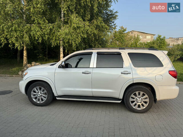 Белый Тойота Секвойя, объемом двигателя 5.7 л и пробегом 313 тыс. км за 17500 $, фото 4 на Automoto.ua
