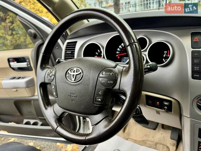 Тойота Секвойя 2008 в Киеве на Automoto.ua Белый Тойота Секвойя, объемом двигателя 5.7 л и пробегом 195 тыс. км за 19990 $, фото 35 на Automoto.ua