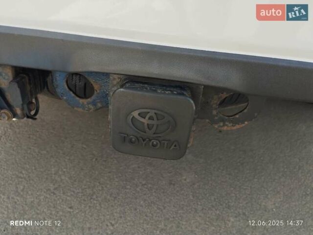Білий Тойота Секвойя, об'ємом двигуна 5.7 л та пробігом 250 тис. км за 22500 $, фото 43 на Automoto.ua