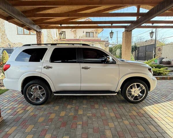 Білий Тойота Секвойя, об'ємом двигуна 5.7 л та пробігом 257 тис. км за 21999 $, фото 7 на Automoto.ua