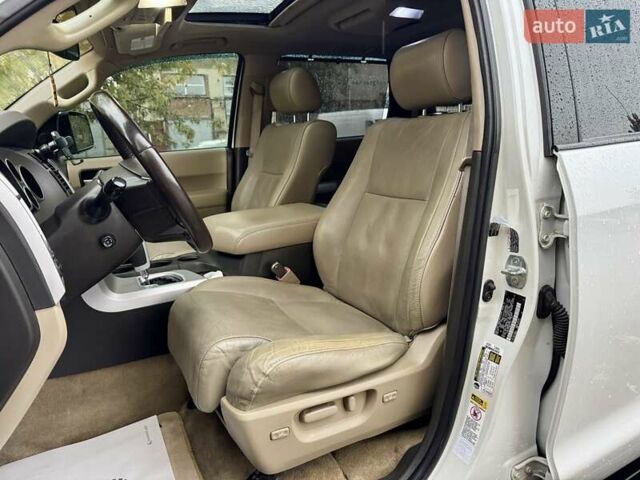 Тойота Секвойя 2008 в Киеве на Automoto.ua Белый Тойота Секвойя, объемом двигателя 5.7 л и пробегом 195 тыс. км за 19990 $, фото 16 на Automoto.ua