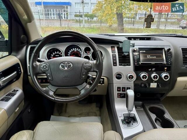 Тойота Секвойя 2008 в Киеве на Automoto.ua Белый Тойота Секвойя, объемом двигателя 5.7 л и пробегом 195 тыс. км за 19990 $, фото 28 на Automoto.ua