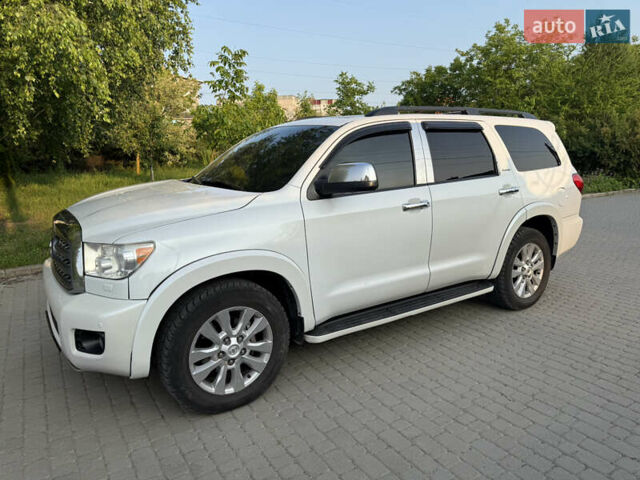 Белый Тойота Секвойя, объемом двигателя 5.7 л и пробегом 313 тыс. км за 17500 $, фото 3 на Automoto.ua