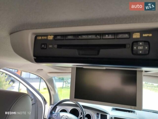Білий Тойота Секвойя, об'ємом двигуна 5.7 л та пробігом 250 тис. км за 22500 $, фото 32 на Automoto.ua