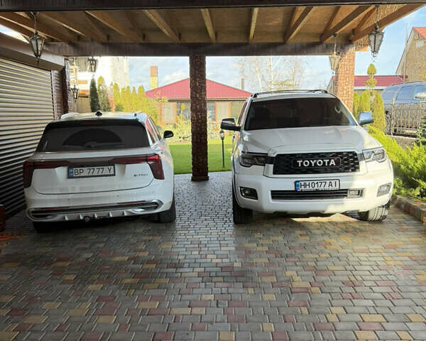 Білий Тойота Секвойя, об'ємом двигуна 5.7 л та пробігом 257 тис. км за 21999 $, фото 4 на Automoto.ua