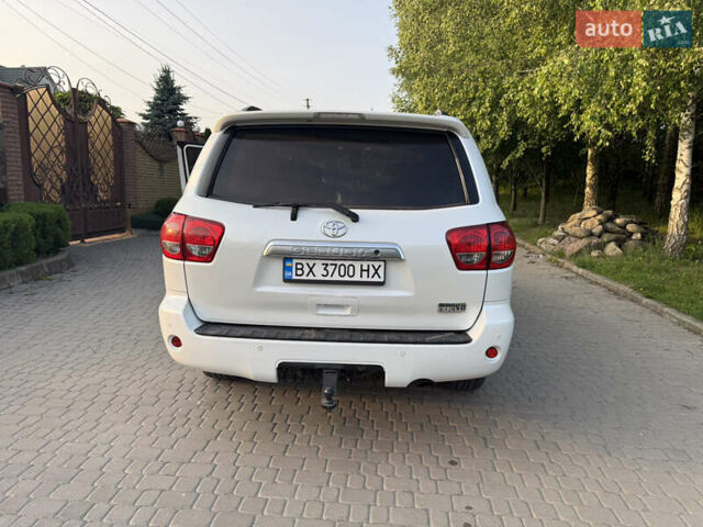 Белый Тойота Секвойя, объемом двигателя 5.7 л и пробегом 313 тыс. км за 17500 $, фото 6 на Automoto.ua