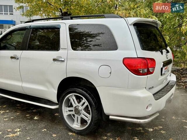 Тойота Секвойя 2008 в Киеве на Automoto.ua Белый Тойота Секвойя, объемом двигателя 5.7 л и пробегом 195 тыс. км за 19990 $, фото 9 на Automoto.ua