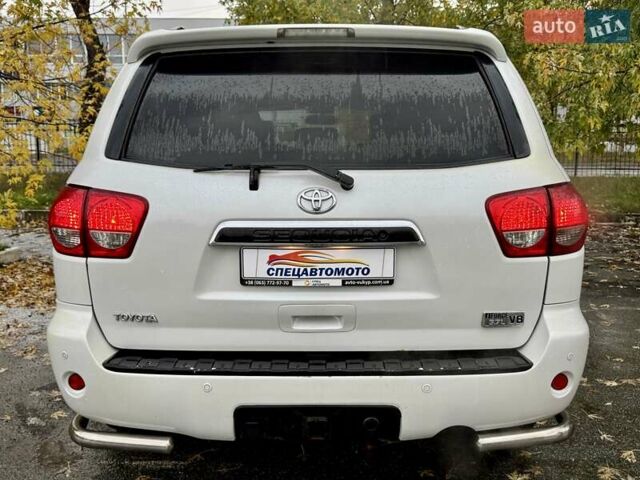 Тойота Секвойя 2008 в Киеве на Automoto.ua Белый Тойота Секвойя, объемом двигателя 5.7 л и пробегом 195 тыс. км за 19990 $, фото 15 на Automoto.ua