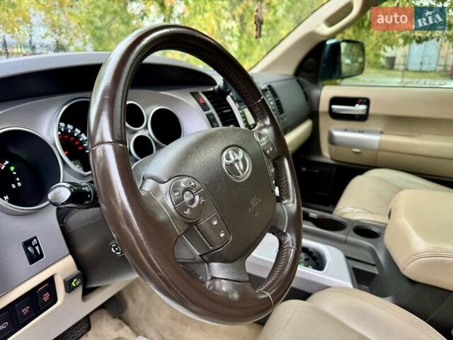Тойота Секвойя 2008 в Киеве на Automoto.ua Белый Тойота Секвойя, объемом двигателя 5.7 л и пробегом 195 тыс. км за 19990 $, фото 32 на Automoto.ua