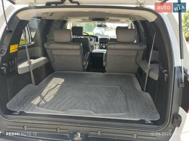 Білий Тойота Секвойя, об'ємом двигуна 5.7 л та пробігом 250 тис. км за 22500 $, фото 42 на Automoto.ua
