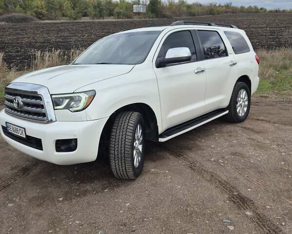 Білий Тойота Секвойя, об'ємом двигуна 5.7 л та пробігом 295 тис. км за 26500 $, фото 1 на Automoto.ua