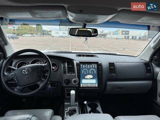 Тойота Секвойя 2011 в Житомире на Automoto.ua Белый Тойота Секвойя, объемом двигателя 5.7 л и пробегом 278 тыс. км за 22000 $, фото 9 на Automoto.ua