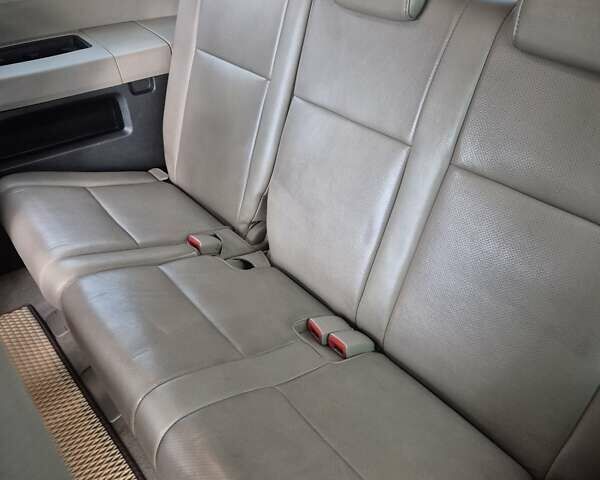 Білий Тойота Секвойя, об'ємом двигуна 5.7 л та пробігом 295 тис. км за 26500 $, фото 11 на Automoto.ua