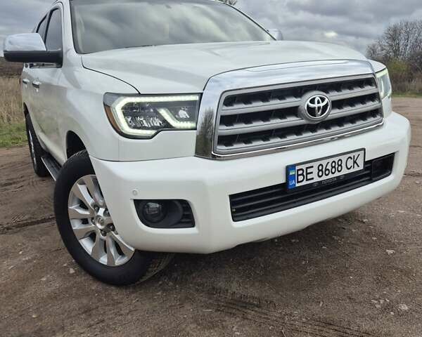 Білий Тойота Секвойя, об'ємом двигуна 5.7 л та пробігом 295 тис. км за 26500 $, фото 2 на Automoto.ua