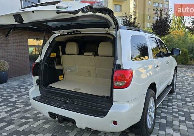 Білий Тойота Секвойя, об'ємом двигуна 5.66 л та пробігом 193 тис. км за 26400 $, фото 25 на Automoto.ua