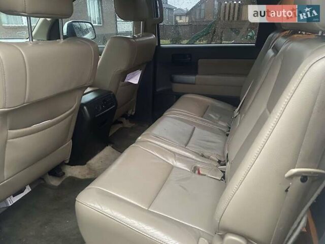 Белый Тойота Секвойя, объемом двигателя 4.66 л и пробегом 183 тыс. км за 25500 $, фото 15 на Automoto.ua