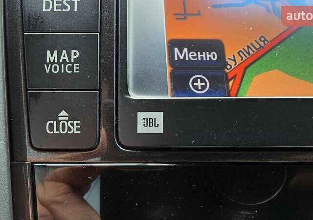 Білий Тойота Секвойя, об'ємом двигуна 5.66 л та пробігом 193 тис. км за 26400 $, фото 35 на Automoto.ua