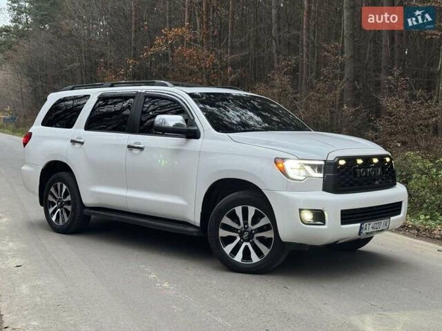 Белый Тойота Секвойя, объемом двигателя 5.7 л и пробегом 268 тыс. км за 26999 $, фото 3 на Automoto.ua