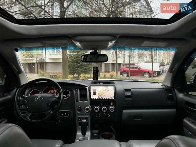 Белый Тойота Секвойя, объемом двигателя 5.7 л и пробегом 268 тыс. км за 26999 $, фото 27 на Automoto.ua