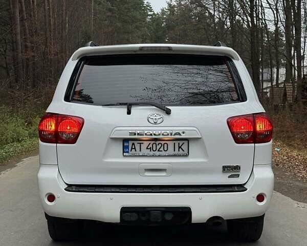 Белый Тойота Секвойя, объемом двигателя 5.7 л и пробегом 268 тыс. км за 26999 $, фото 18 на Automoto.ua