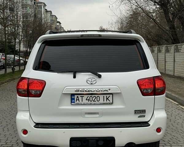 Белый Тойота Секвойя, объемом двигателя 5.7 л и пробегом 268 тыс. км за 26999 $, фото 32 на Automoto.ua