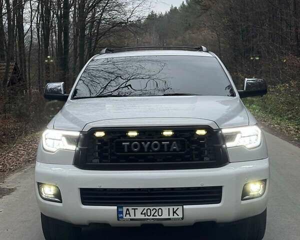 Белый Тойота Секвойя, объемом двигателя 5.7 л и пробегом 268 тыс. км за 26999 $, фото 22 на Automoto.ua