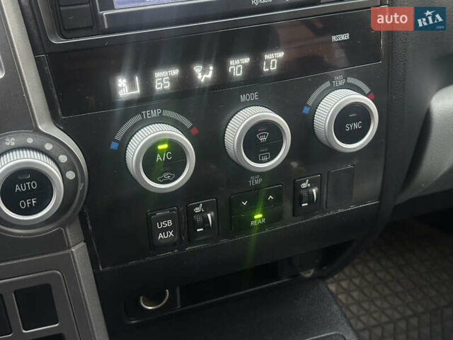 Белый Тойота Секвойя, объемом двигателя 5.7 л и пробегом 213 тыс. км за 25500 $, фото 37 на Automoto.ua