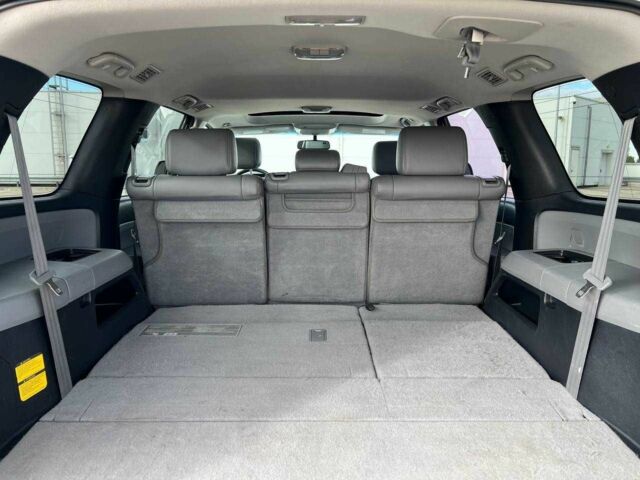 Білий Тойота Секвойя, об'ємом двигуна 5.7 л та пробігом 215 тис. км за 23500 $, фото 16 на Automoto.ua