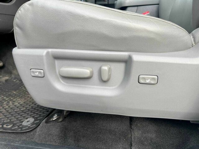 Білий Тойота Секвойя, об'ємом двигуна 5.7 л та пробігом 215 тис. км за 23500 $, фото 7 на Automoto.ua