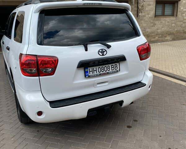 Білий Тойота Секвойя, об'ємом двигуна 5.7 л та пробігом 188 тис. км за 36000 $, фото 6 на Automoto.ua