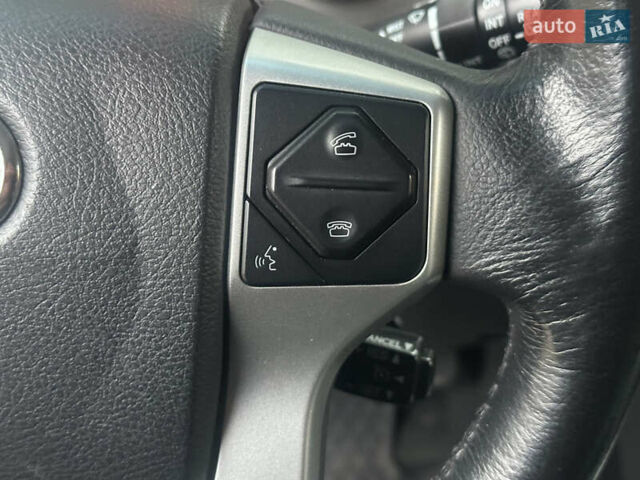 Белый Тойота Секвойя, объемом двигателя 5.7 л и пробегом 213 тыс. км за 25500 $, фото 33 на Automoto.ua