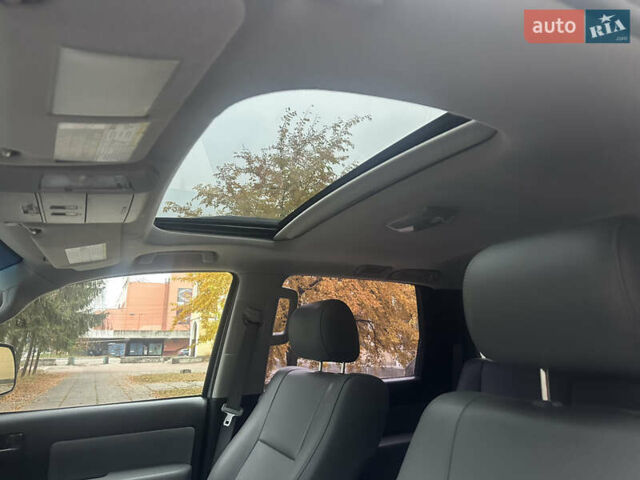 Белый Тойота Секвойя, объемом двигателя 5.7 л и пробегом 213 тыс. км за 25500 $, фото 38 на Automoto.ua