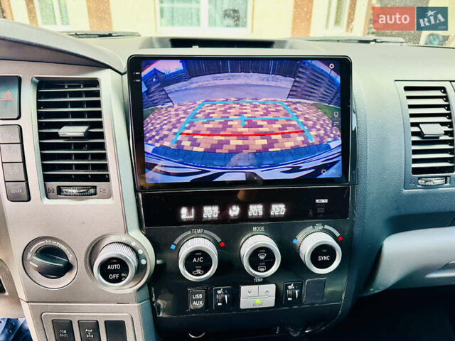 Белый Тойота Секвойя, объемом двигателя 5.7 л и пробегом 148 тыс. км за 37500 $, фото 28 на Automoto.ua