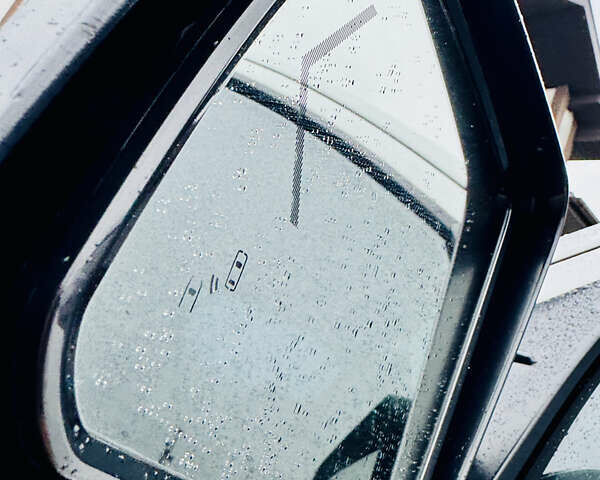 Белый Тойота Секвойя, объемом двигателя 5.7 л и пробегом 148 тыс. км за 37500 $, фото 9 на Automoto.ua