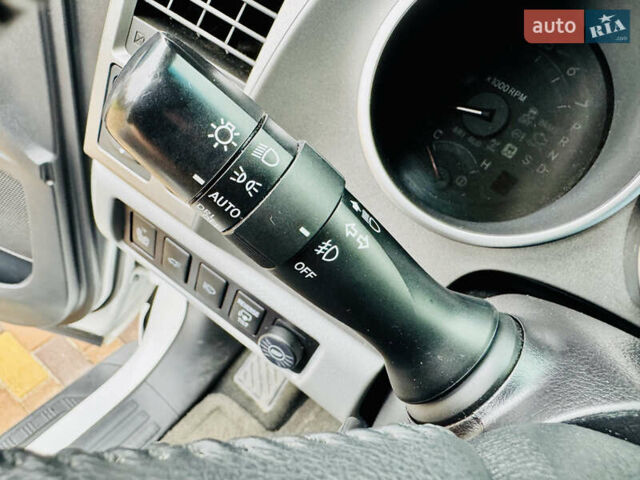 Белый Тойота Секвойя, объемом двигателя 5.7 л и пробегом 148 тыс. км за 37500 $, фото 23 на Automoto.ua