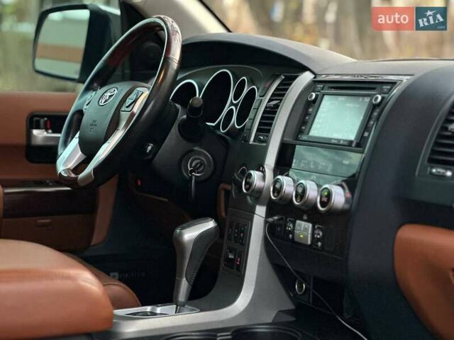 Білий Тойота Секвойя, об'ємом двигуна 5.66 л та пробігом 164 тис. км за 39000 $, фото 17 на Automoto.ua