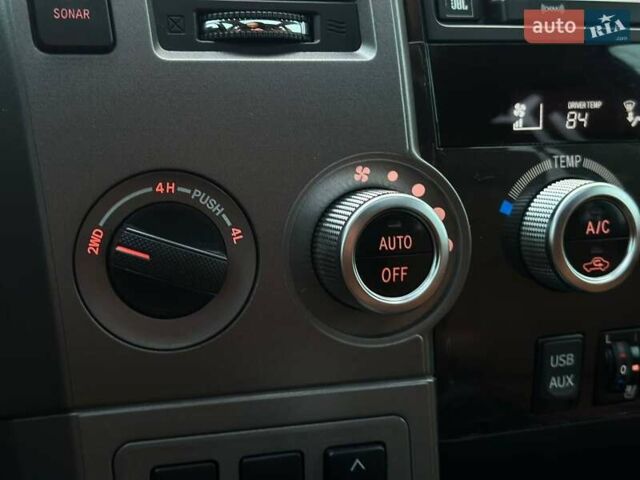 Білий Тойота Секвойя, об'ємом двигуна 5.66 л та пробігом 164 тис. км за 39000 $, фото 36 на Automoto.ua