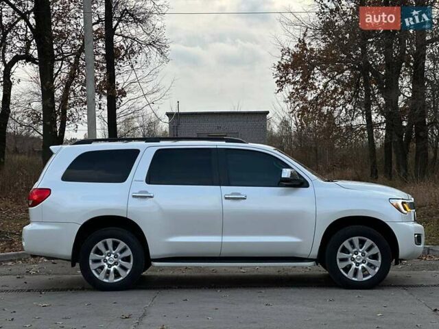 Білий Тойота Секвойя, об'ємом двигуна 5.66 л та пробігом 164 тис. км за 39000 $, фото 7 на Automoto.ua