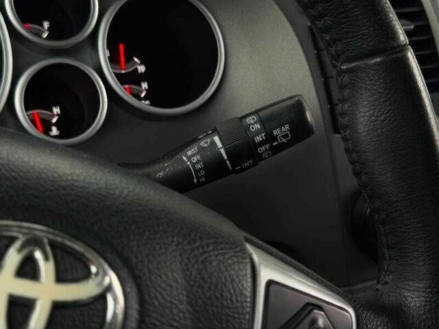 Белый Тойота Секвойя, объемом двигателя 5.7 л и пробегом 134 тыс. км за 19800 $, фото 8 на Automoto.ua