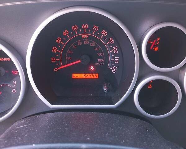 Белый Тойота Секвойя, объемом двигателя 5.7 л и пробегом 155 тыс. км за 42000 $, фото 8 на Automoto.ua