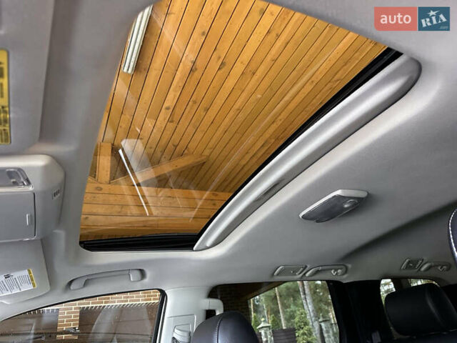Белый Тойота Секвойя, объемом двигателя 5.66 л и пробегом 148 тыс. км за 37500 $, фото 10 на Automoto.ua