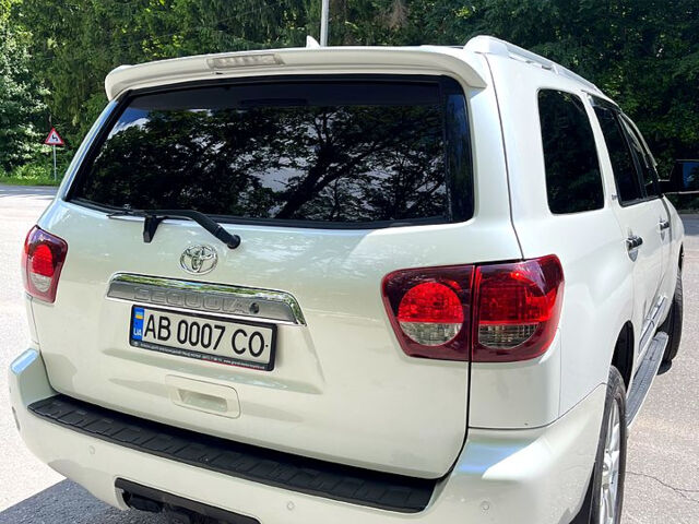 Білий Тойота Секвойя, об'ємом двигуна 5.7 л та пробігом 0 тис. км за 45000 $, фото 4 на Automoto.ua