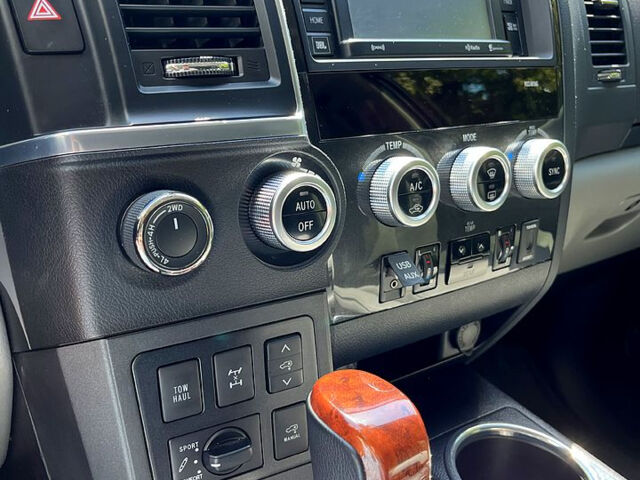 Білий Тойота Секвойя, об'ємом двигуна 5.7 л та пробігом 0 тис. км за 45000 $, фото 8 на Automoto.ua